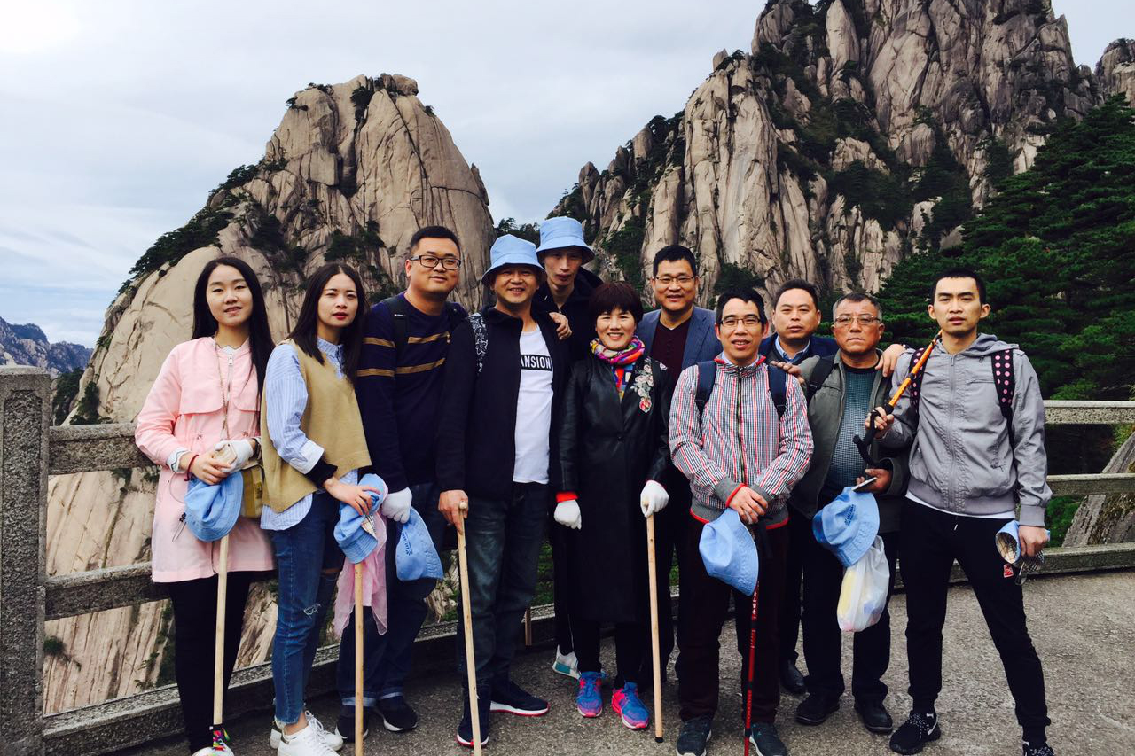 2017年10月寧波廚房（fáng）用品有限公司黨（dǎng）支部部份黨員黃山旅遊